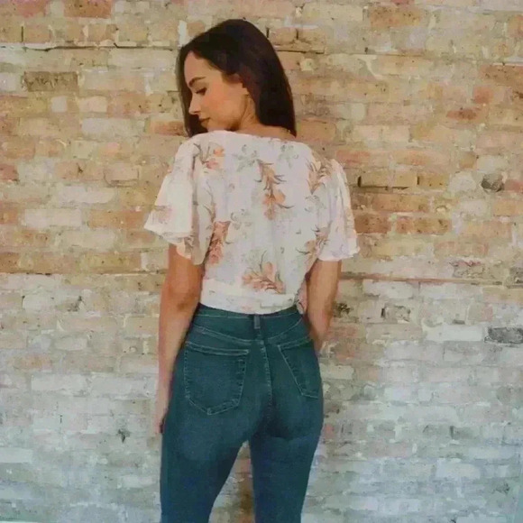 Crop Top Short Sleeve Floral Blouse - Picture 4 of 4